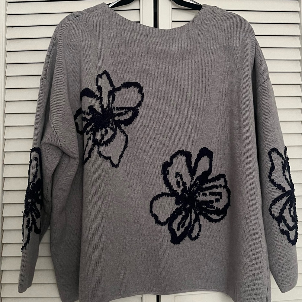 Rachel Zoe gray floral knit sweater